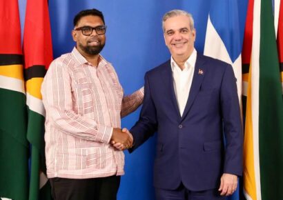 Abinader participa en la Conferencia Internacional sobre Energía en Guyana, buscando fortalecer la cooperación energética global