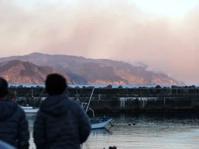 Japón enfrenta el mayor incendio forestal en tres décadas: miles de evacuados y una extensión devastadora