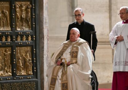 El papa Francisco participa a distancia en retiro espiritual del Vaticano pese a su enfermedad