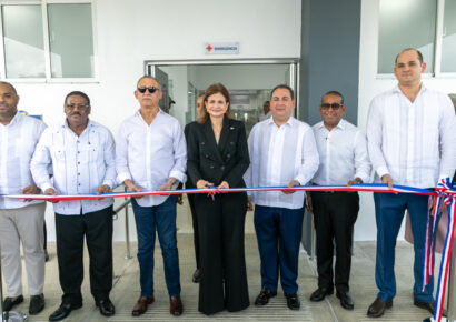 Vicepresidenta Raquel Peña inaugura ampliación en Hospital Jacinto Mañón
