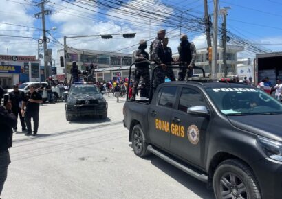 Más de mil agentes custodian marcha de la Antigua Orden Dominicana en Friusa
