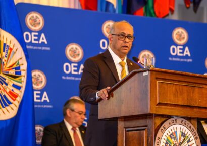 Albert Ramdin es elegido nuevo secretario general de la OEA por aclamación