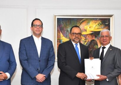 Senado recibe proyecto para fusionar Hacienda y Economía en una sola entidad estatal