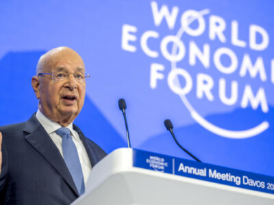 Dimite Klaus Schwab fundador y presidente del Foro Económico Mundial con efecto inmediato a los 88 años
