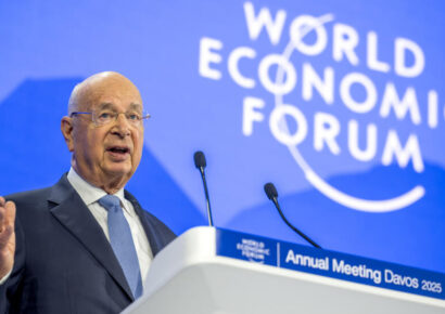 Dimite Klaus Schwab fundador y presidente del Foro Económico Mundial con efecto inmediato a los 88 años