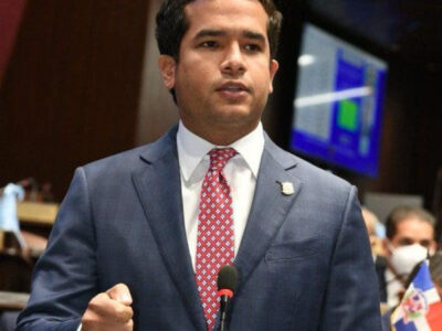 Senador Omar Fernández deposita proyecto de ley para protección de víctimas del Jet Set con 10 medidas especiales