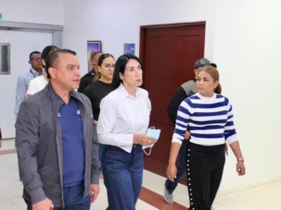Primera Dama visita a pacientes del Ney Arias Lora tras tragedia en Jet Set