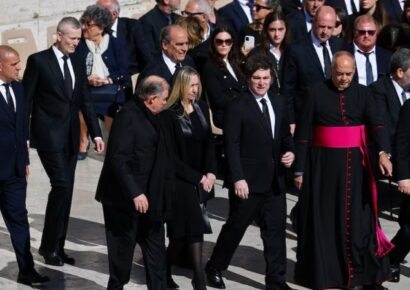 Milei estalla en Roma: llamó “cerdos” a los periodistas tras críticas por su llegada al Vaticano