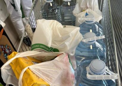 Los supermercados abarrotados tras el apagón generalizado en toda España