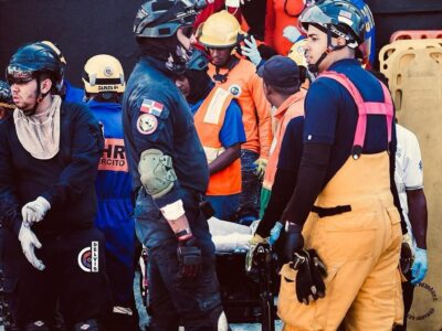 Equipos internacionales se suman al rescate en Jet Set: van 113 fallecidos y 155 heridos