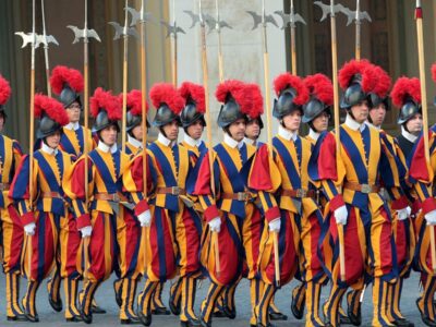 El ejército más antiguo del mundo: la Guardia Suiza del Vaticano, siglos de historia y lealtad