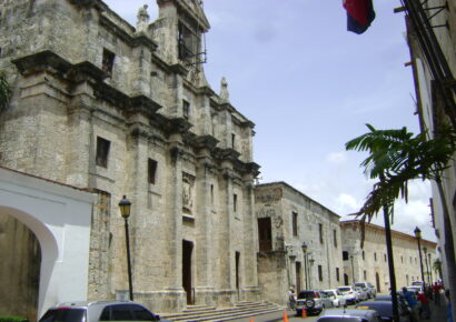 Intrant prohíbe estacionamiento en calle Las Damas a partir del 1 de mayo de 2025