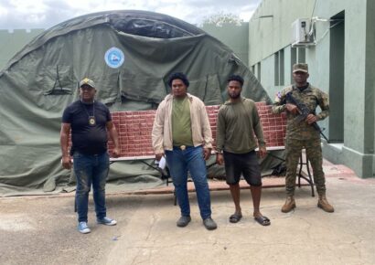 Ejército decomisa más de 217 mil cigarrillos de contrabando ocultos en caletas de camionetas en Dajabón