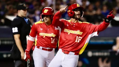 España apuesta por el talento latinoamericano para impulsar su liga de béisbol