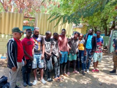 Detienen a dos hombres por tráfico de haitianos indocumentados en San Juan de la Maguana