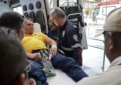 Hospitalizan de urgencia al expresidente Bolsonaro en el noreste de Brasil