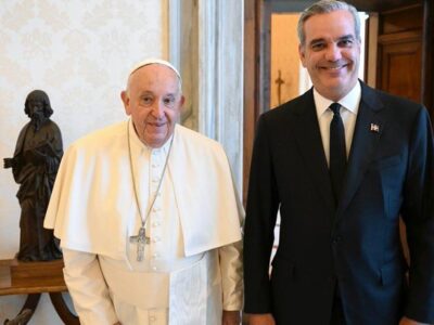 El presidente Abinader en nombre del pueblo dominicano lamenta el fallecimiento del Papa Francisco
