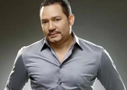 Frank Reyes continúa su labor social con la construcción de una iglesia en su comunidad natal