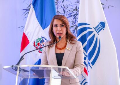 Gobernadora de Puerto Plata critica a funcionarios que no responden llamadas