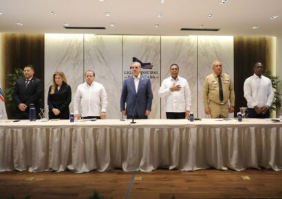 Gobierno y alcaldes firman acuerdo nacional para enfrentar la inmigración irregular