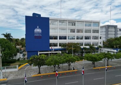 CNS aprueba incremento salarial escalonado del 25 % para empleados de zonas francas