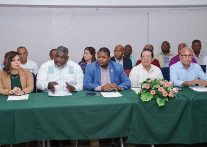 Fuerza del Pueblo denuncia irregularidades en gestión del alcalde Francisco Peña en Santo Domingo Oeste