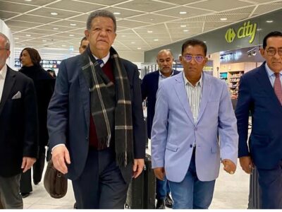 Leonel Fernández encabeza coloquio en París por el 60 aniversario de la Revolución de Abril de 1965