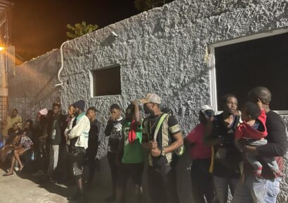Policía arresta a conductor que transportaba 20 haitianos indocumentados en Mao