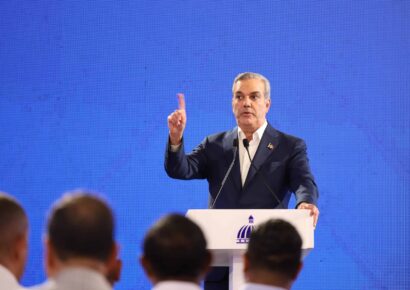 Presidente Abinader llama a cerrar vacíos normativos en la supervisión de obras privadas