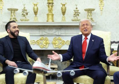 En un gesto de confianza, Trump muestra la Oficina Oval a Nayib Bukele durante su visita oficial