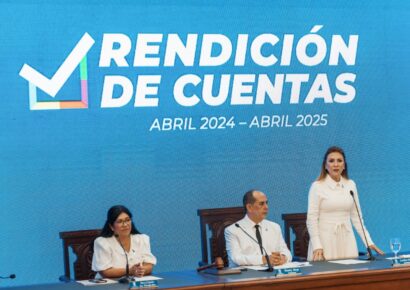 Carolina Mejía exhibe logros durante su quinta rendición de cuentas