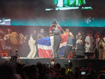 Con fe y adoración, Barak declara: “El pueblo dominicano es de fe”