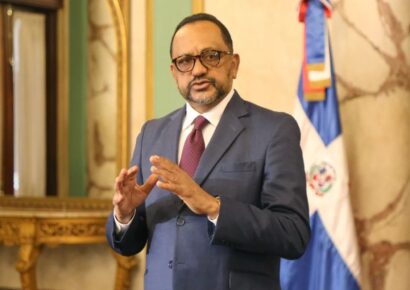 Consultor jurídico del Poder Ejecutivo, Antoliano Peralta, defiende el derecho de RD a controlar la migración