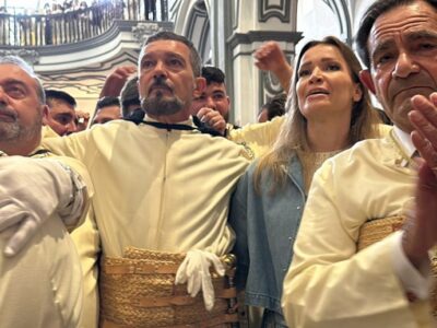 El actor Antonio Banderas conmueve en Domingo de Ramos: A veces toca lágrimas, otras favores