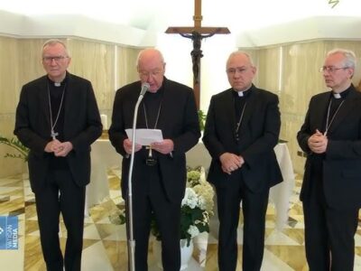 El camarlengo del Vaticano confirma la muerte del papa Francisco