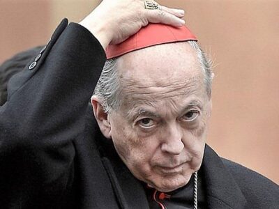Cipriani, cardenal sancionado, desafía restricciones vaticanas al participar en congregaciones generales