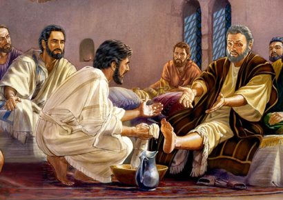 El lavatorio de los pies: símbolo de humildad que marca el inicio del Triduo Pascual