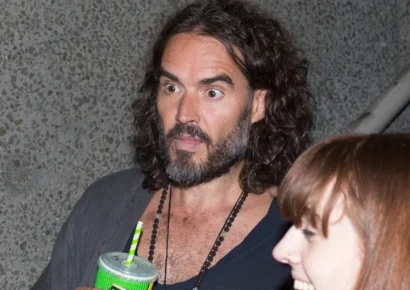 Russell Brand acusado formalmente de violación y agresiones sexuales en Londres