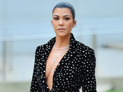 Kourtney Kardashian desata polémica al revelar que educa a sus hijos en casa y critica el sistema escolar tradicional