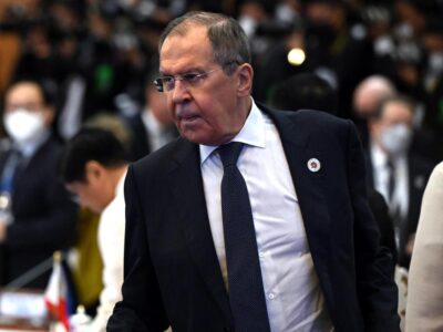 Lavrov llama patético a Zelenski y dice que solo él y sus titiriteros no entienden la situación