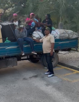 Detienen camión en Duvergé con siete haitianos indocumentados, entre ellos tres menores, ocultos en mudanza