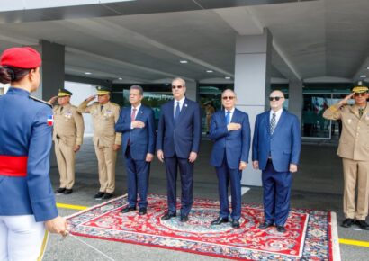 Gobierno y exmandatarios acuerdan política común frente a crisis en Haití