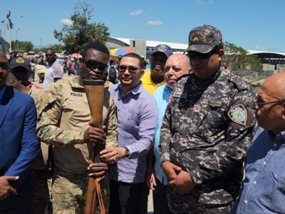 Autoridades haitianas devuelven escopeta robada en Dajabón tras operativo conjunto