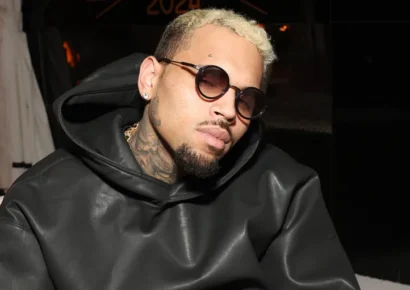 El cantante Chris Brown queda en libertad tras pagar fianza millonaria por agresión en Londres