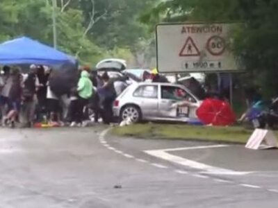 ¡Caos en el Rallye de Hoznayo! Un carro salió de la pista y arrolló a varias personas, ocho heridos