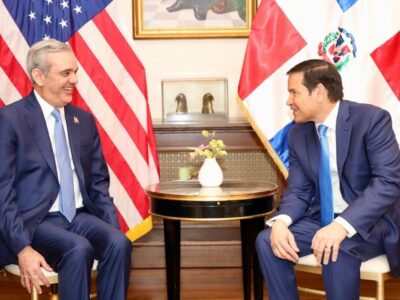 Abinader y Marco Rubio abordan crisis haitiana en reunión en Washington