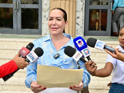 Cirujana estética Karla Moya es absuelta por segunda vez tras acusaciones en RD