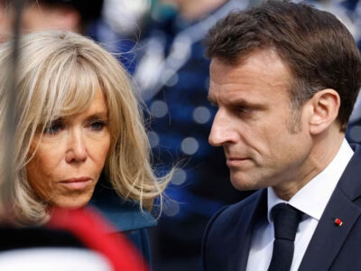 Brigitte, esposa del presidente francés Macron, lo abofetea en su plena llegada a Vietnam