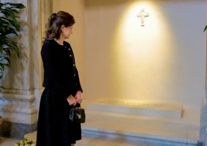 Raquel Peña refuerza el legado de humildad y servicio del Papa Francisco en su emotiva visita