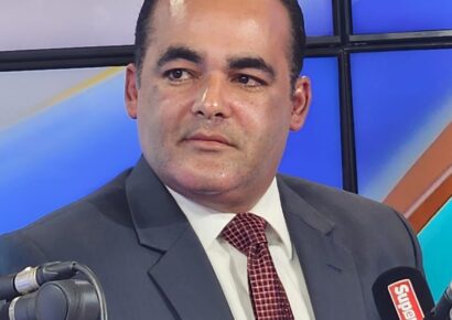    Robert De La Cruz del CP del PLD, aclara que la decisión del TSE con relación al PLD no constituye un fallo definitivo